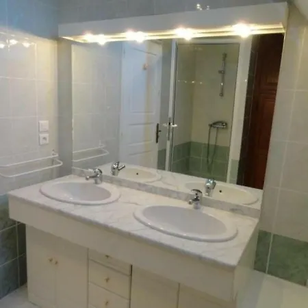 House Bouyssou بيت للعطل *